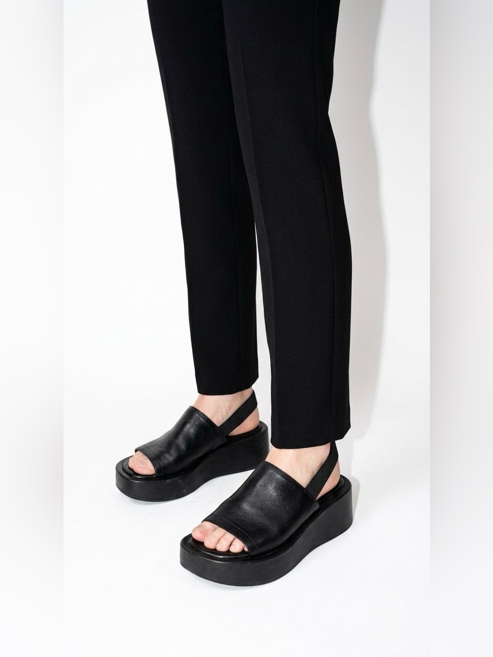 L’INTERVALLE BLACK LEATHER PLATFORM SANDALS WOMENS SIZE 38